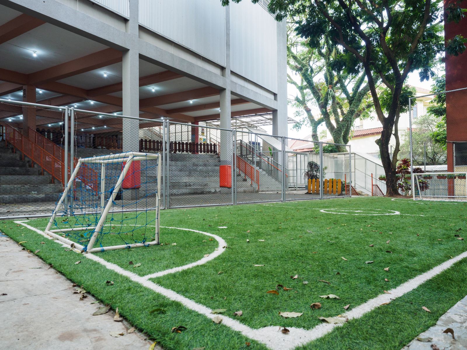 The playing field at the Setraduta campus